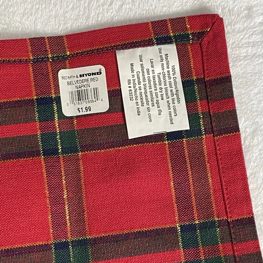 Bed Bath & Beyond Christmas Red & Green 6‎ Cloth Placemats & 8 Matching Napkins